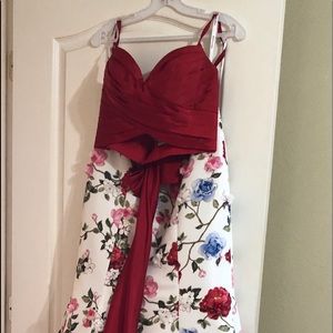Red and floral formal (Sherri Hill) Size 8